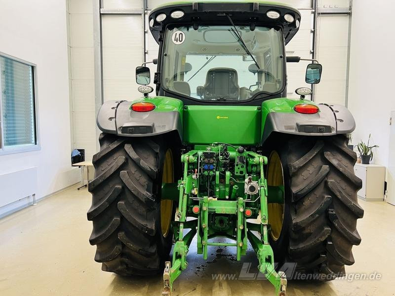 John Deere 8320R - Farm tractor: picture 4 John Deere 8320R - Farm tractor: picture 4