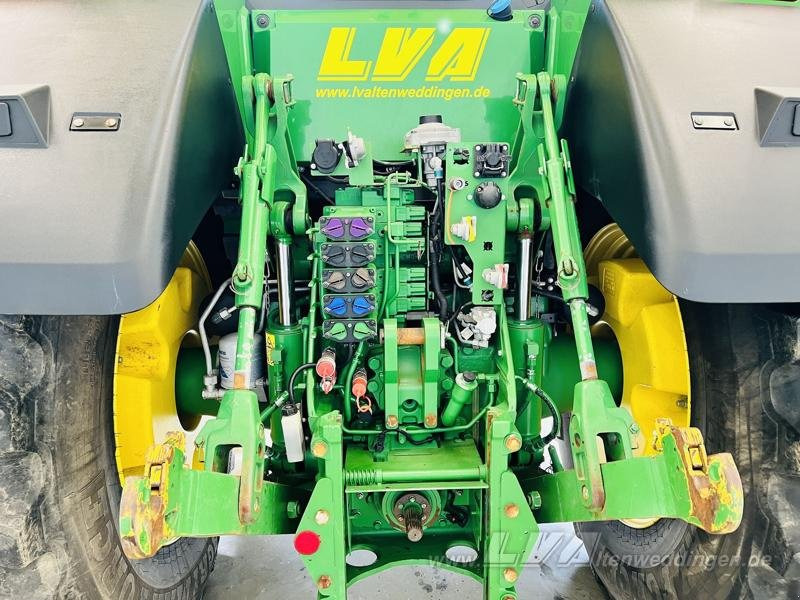 John Deere 8R 340 - Farm tractor: picture 5 John Deere 8R 340 - Farm tractor: picture 5