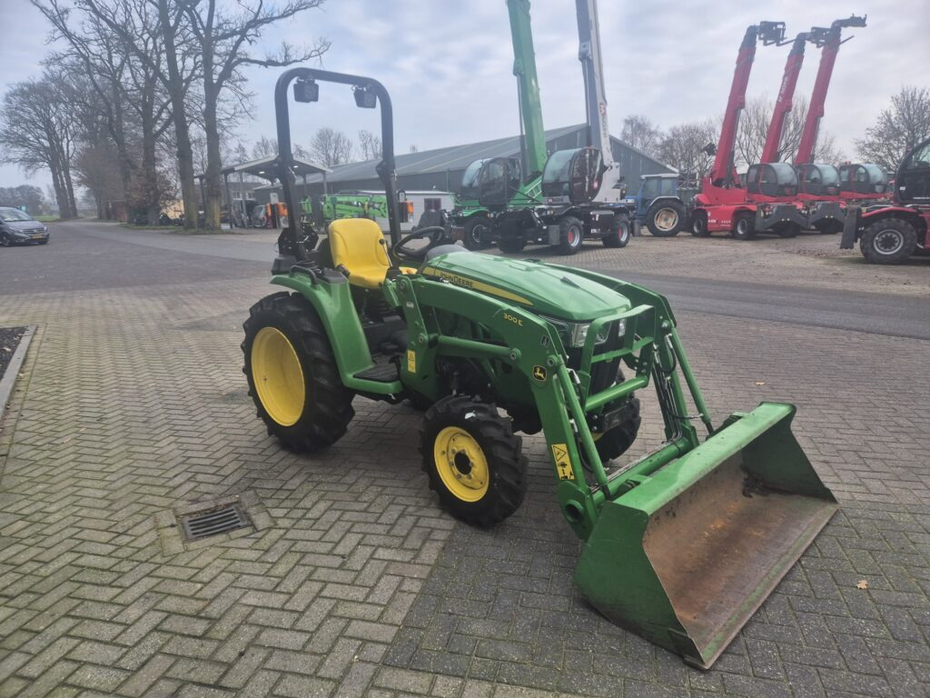 JOHN DEERE 3038 - Mini tractor: picture 5 JOHN DEERE 3038 - Mini tractor: picture 5