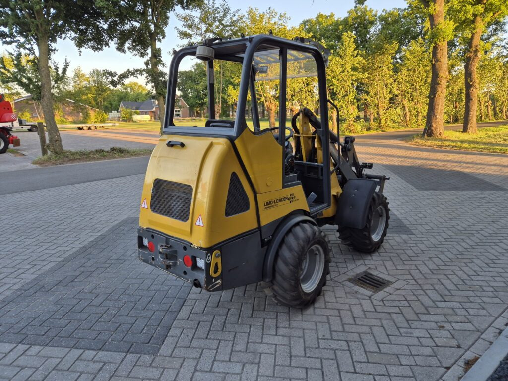 LIMO LM2380 - Wheel loader: picture 5 LIMO LM2380 - Wheel loader: picture 5