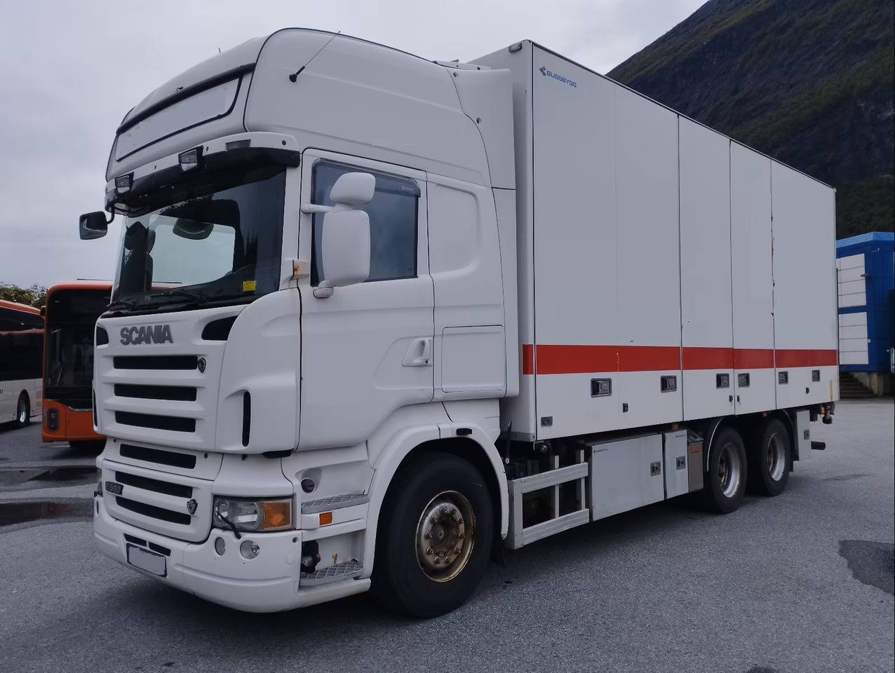 SCANIA R560 6x2,retarder - Box truck: picture 1 SCANIA R560 6x2,retarder - Box truck: picture 1