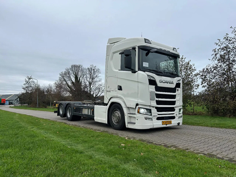 Scania 590S V8 NGS | 6x2 NB | FULL AIR | 10 WHEEL BOUGY - Container transporter/ Swap body truck: picture 4 Scania 590S V8 NGS | 6x2 NB | FULL AIR | 10 WHEEL BOUGY - Container transporter/ Swap body truck: picture 4