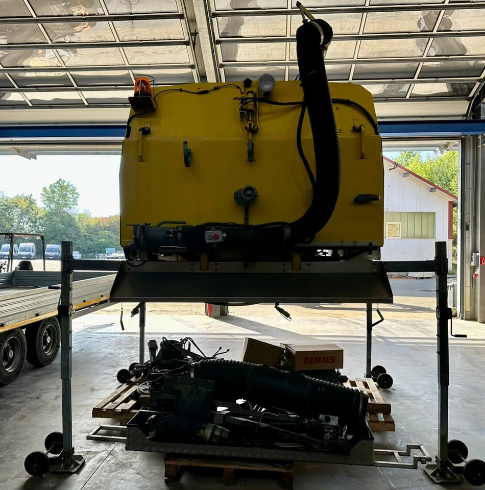 Unimog Aufbaukehrmaschine Trilety SK-370 - Garbage truck body: picture 5 Unimog Aufbaukehrmaschine Trilety SK-370 - Garbage truck body: picture 5