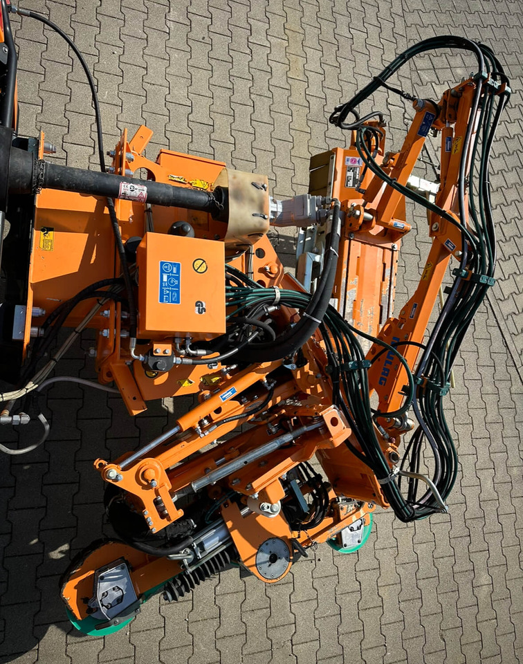 Boom mower Unimog Leitpfostenausmähgerät / Randstreifenmähger: picture 6