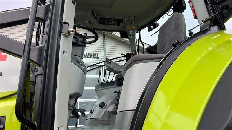 Claas Axion 830 Med frontlift. Velholdt traktor. - Farm tractor: picture 4 Claas Axion 830 Med frontlift. Velholdt traktor. - Farm tractor: picture 4
