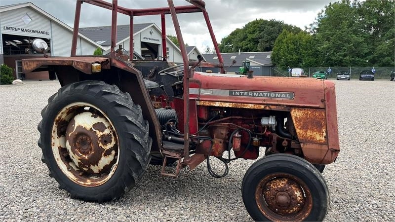 IH 444 Motor sidder fast - Farm tractor: picture 3 IH 444 Motor sidder fast - Farm tractor: picture 3