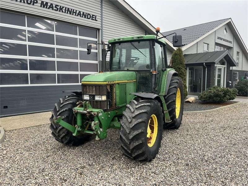 John Deere 6800 Med frontlift. - Farm tractor: picture 2 John Deere 6800 Med frontlift. - Farm tractor: picture 2