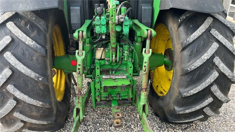 John Deere 6910 Auto Quad II-TLS Med frontlæsser  - Farm tractor: picture 4 John Deere 6910 Auto Quad II-TLS Med frontlæsser  - Farm tractor: picture 4