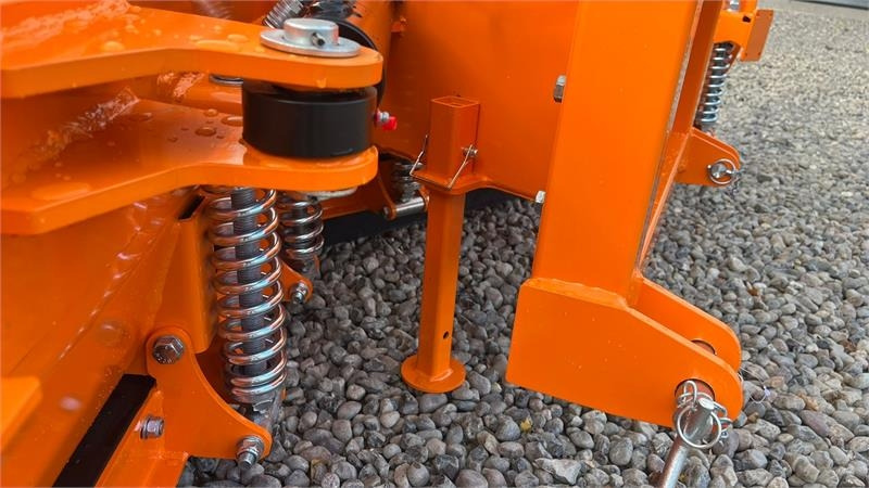 Snow plough for Agricultural machinery Limas Vario SHL 330 Med lys: picture 10 Snow plough for Agricultural machinery Limas Vario SHL 330 Med lys: picture 10