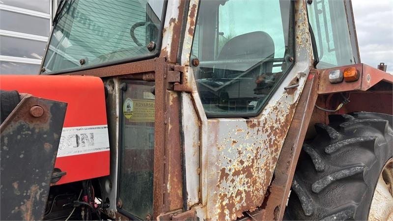 Massey Ferguson 690 Speedshift med frontlæsser - Farm tractor: picture 5 Massey Ferguson 690 Speedshift med frontlæsser - Farm tractor: picture 5