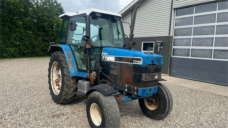 New Holland 7740 SLE Turbo Handy 2wd traktor leasing New Holland 7740 SLE Turbo Handy 2wd traktor: picture 15 New Holland 7740 SLE Turbo Handy 2wd traktor leasing New Holland 7740 SLE Turbo Handy 2wd traktor: picture 15