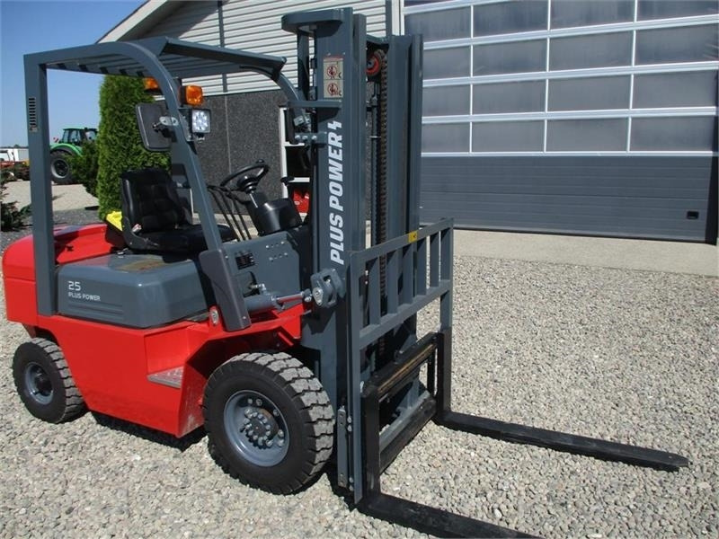 PlusPower 25 2500kg truck, med hydraulisk sideskif - Diesel forklift: picture 5 PlusPower 25 2500kg truck, med hydraulisk sideskif - Diesel forklift: picture 5