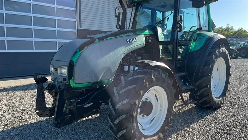 Valtra T130 med 3.5ton frontlift - Farm tractor: picture 3 Valtra T130 med 3.5ton frontlift - Farm tractor: picture 3