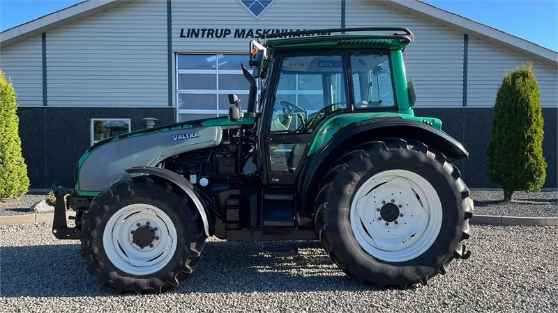 Valtra T130 med 3.5ton frontlift - Farm tractor: picture 1 Valtra T130 med 3.5ton frontlift - Farm tractor: picture 1