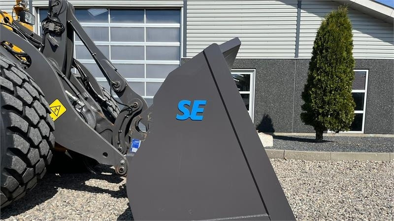 Volvo Læsseskovl 2,9m3 skovl med Volvo beslag på. Den er - Wheel loader: picture 2 Volvo Læsseskovl 2,9m3 skovl med Volvo beslag på. Den er - Wheel loader: picture 2