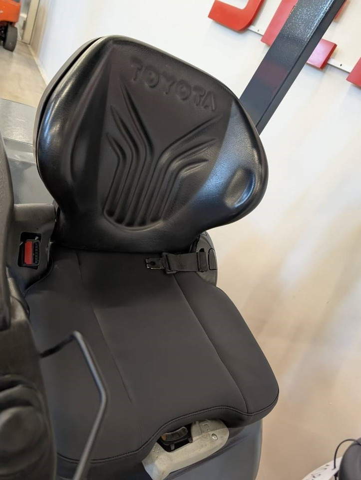 Toyota 10811 06-8FD25F - Diesel forklift: picture 5 Toyota 10811 06-8FD25F - Diesel forklift: picture 5