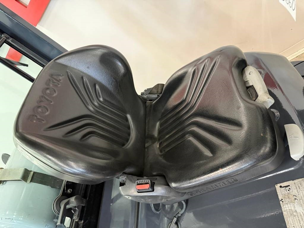 Toyota 10860 - 02-8FGF25  - LPG forklift: picture 5 Toyota 10860 - 02-8FGF25  - LPG forklift: picture 5