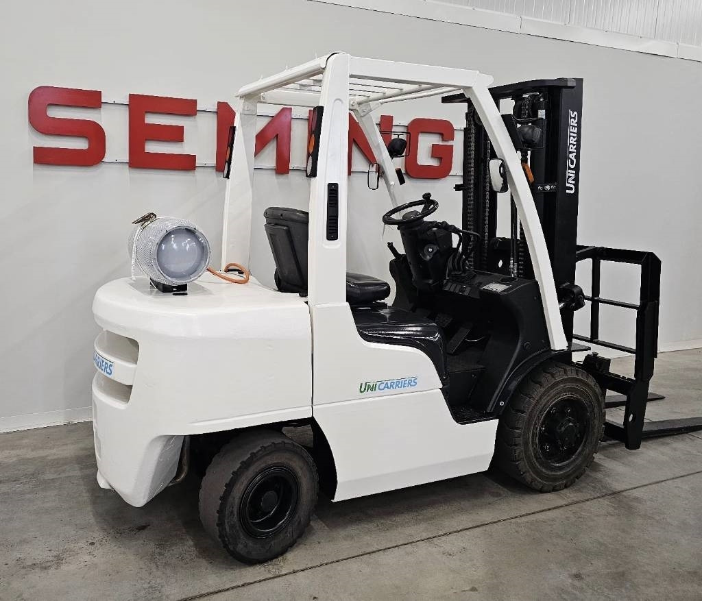 UniCarriers 10580 - UG1F2A35J - LPG forklift: picture 3 UniCarriers 10580 - UG1F2A35J - LPG forklift: picture 3
