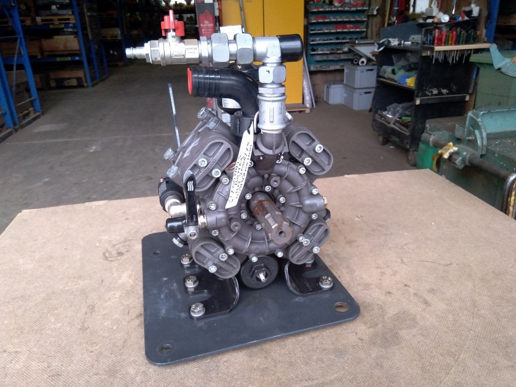 Bomag BM2000-75 - - Hydraulic pump for Construction machinery: picture 2 Bomag BM2000-75 - - Hydraulic pump for Construction machinery: picture 2