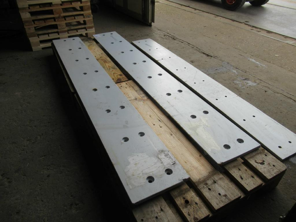 CNH R5123426 - - Blade for Construction machinery: picture 2 CNH R5123426 - - Blade for Construction machinery: picture 2