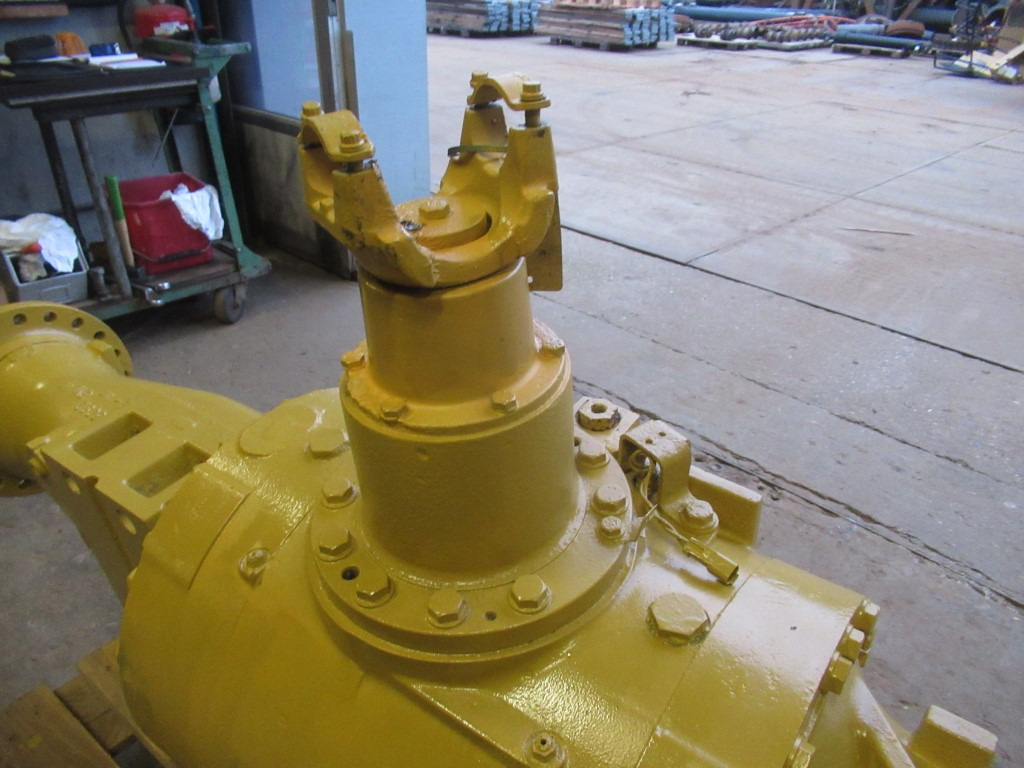 Caterpillar 1267843 - Front axle for Construction machinery: picture 4 Caterpillar 1267843 - Front axle for Construction machinery: picture 4