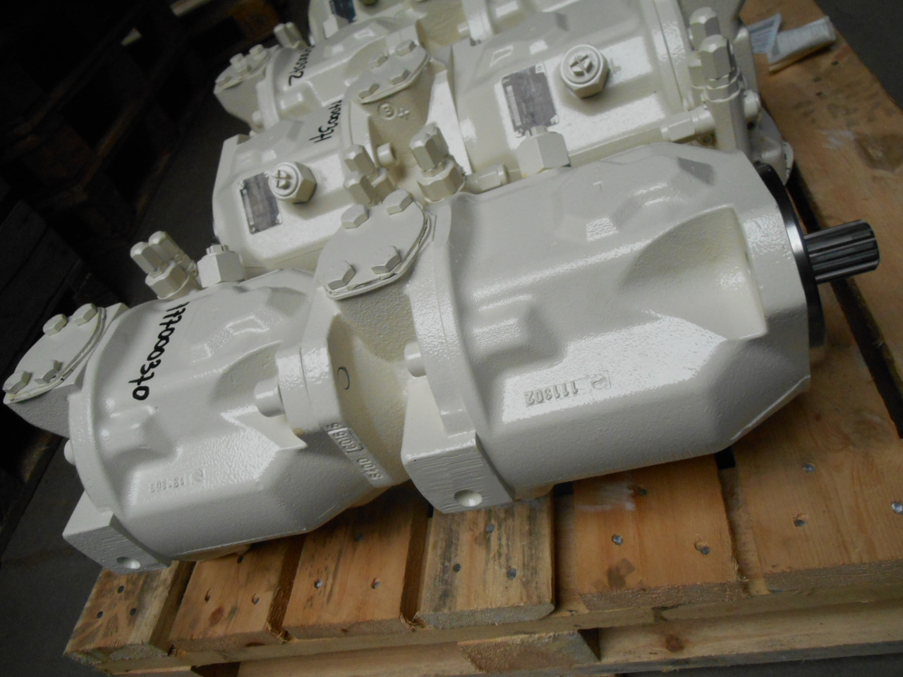 Caterpillar 2274695 - Hydraulic motor for Agricultural machinery: picture 2 Caterpillar 2274695 - Hydraulic motor for Agricultural machinery: picture 2