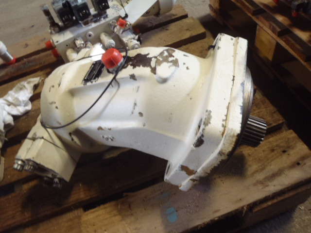 Caterpillar 2700288 - Swing motor for Construction machinery: picture 2 Caterpillar 2700288 - Swing motor for Construction machinery: picture 2