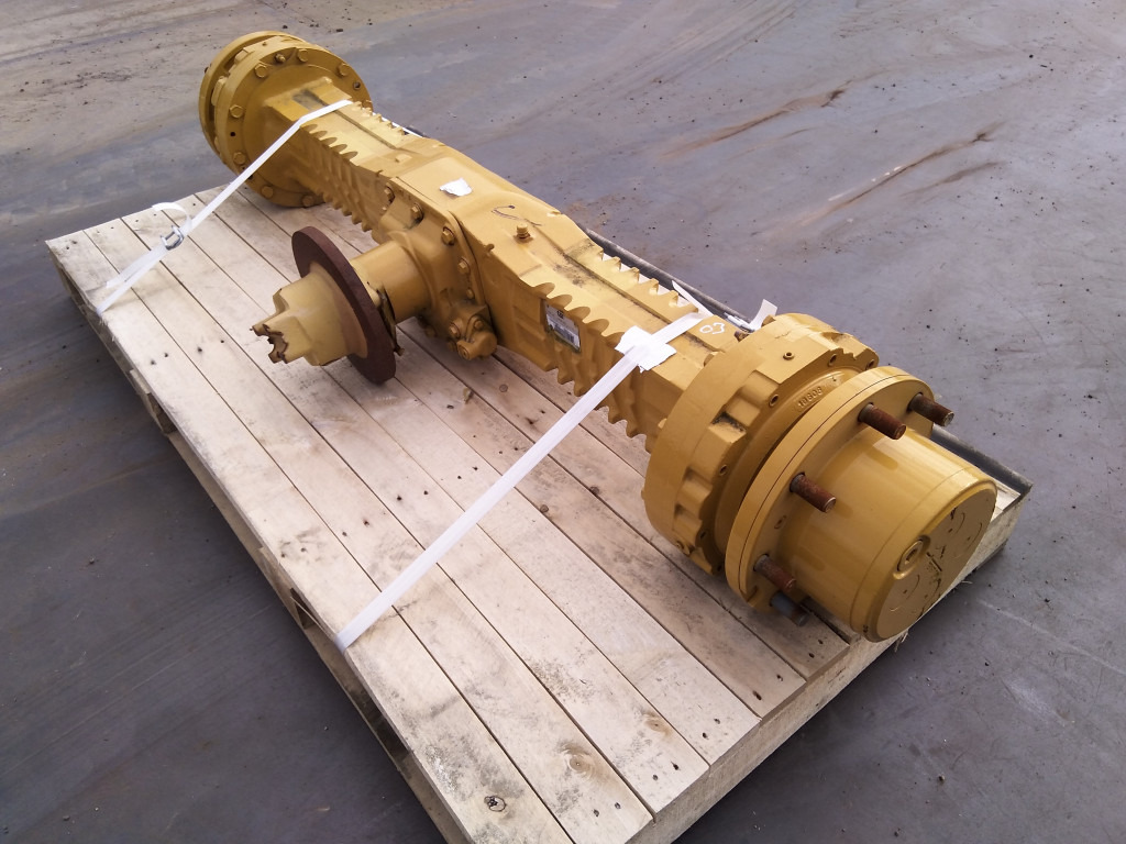 Caterpillar 4454603 - Front axle for Construction machinery: picture 2 Caterpillar 4454603 - Front axle for Construction machinery: picture 2