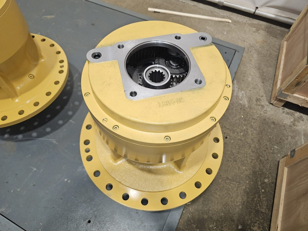 Caterpillar 5367288 - Axle and parts for Construction machinery: picture 3 Caterpillar 5367288 - Axle and parts for Construction machinery: picture 3