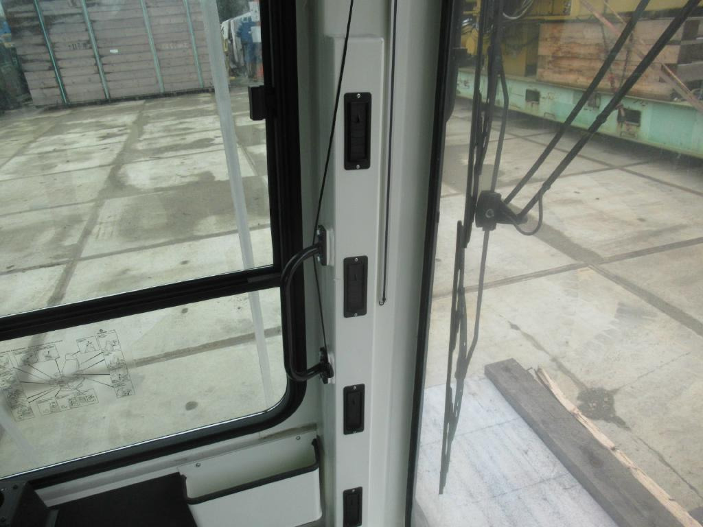 Caterpillar 6090FS - 3711110 - Cab for Construction machinery: picture 3 Caterpillar 6090FS - 3711110 - Cab for Construction machinery: picture 3