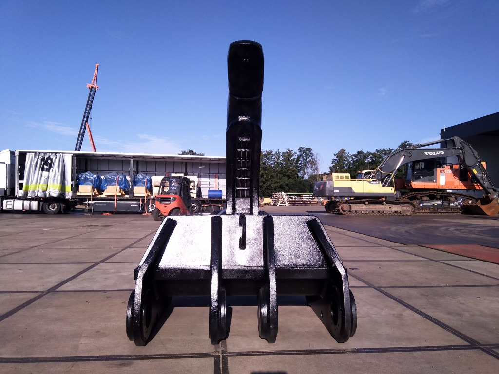 Hitachi EX2500 - - Ripper for Construction machinery: picture 1 Hitachi EX2500 - - Ripper for Construction machinery: picture 1