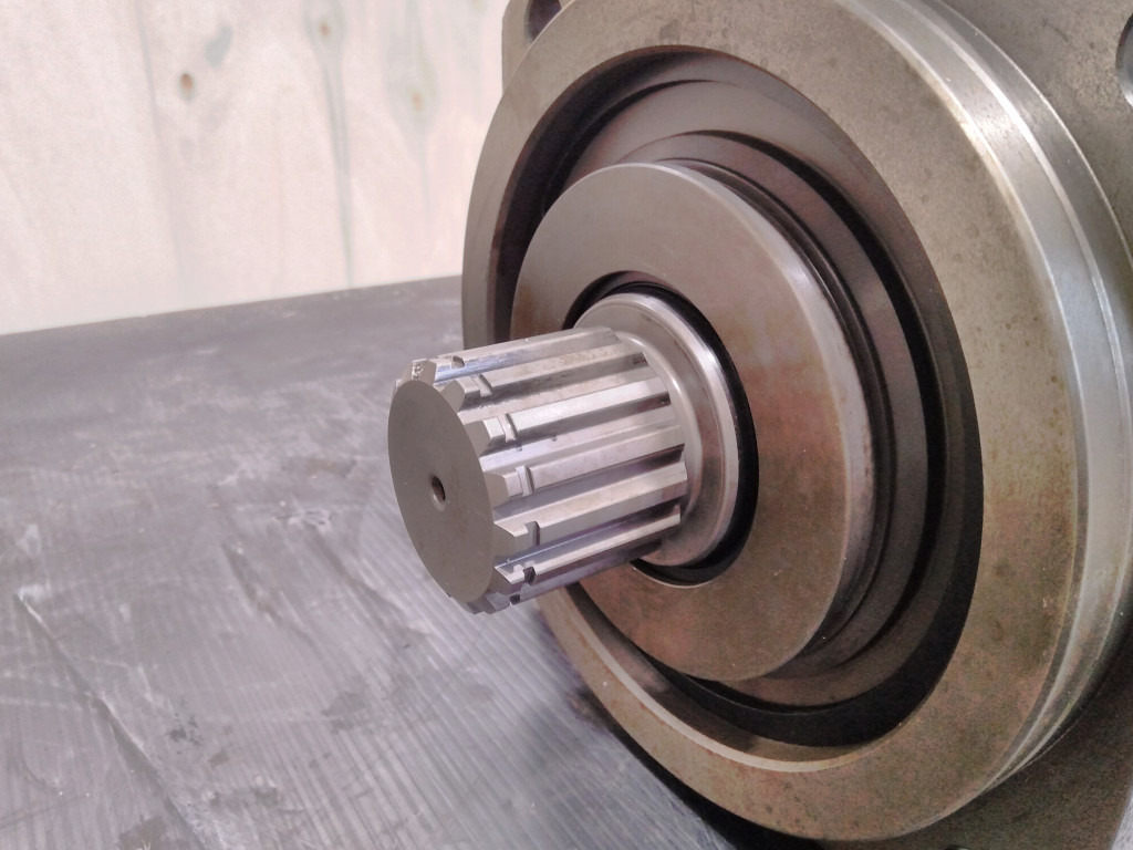 Hitachi HPV145 - 9257309 - Hydraulic pump for Construction machinery: picture 3 Hitachi HPV145 - 9257309 - Hydraulic pump for Construction machinery: picture 3