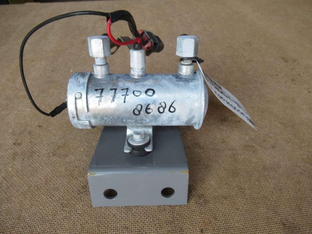 Hitachi ZX350LCN-3 - - Fuel pump for Construction machinery: picture 1 Hitachi ZX350LCN-3 - - Fuel pump for Construction machinery: picture 1