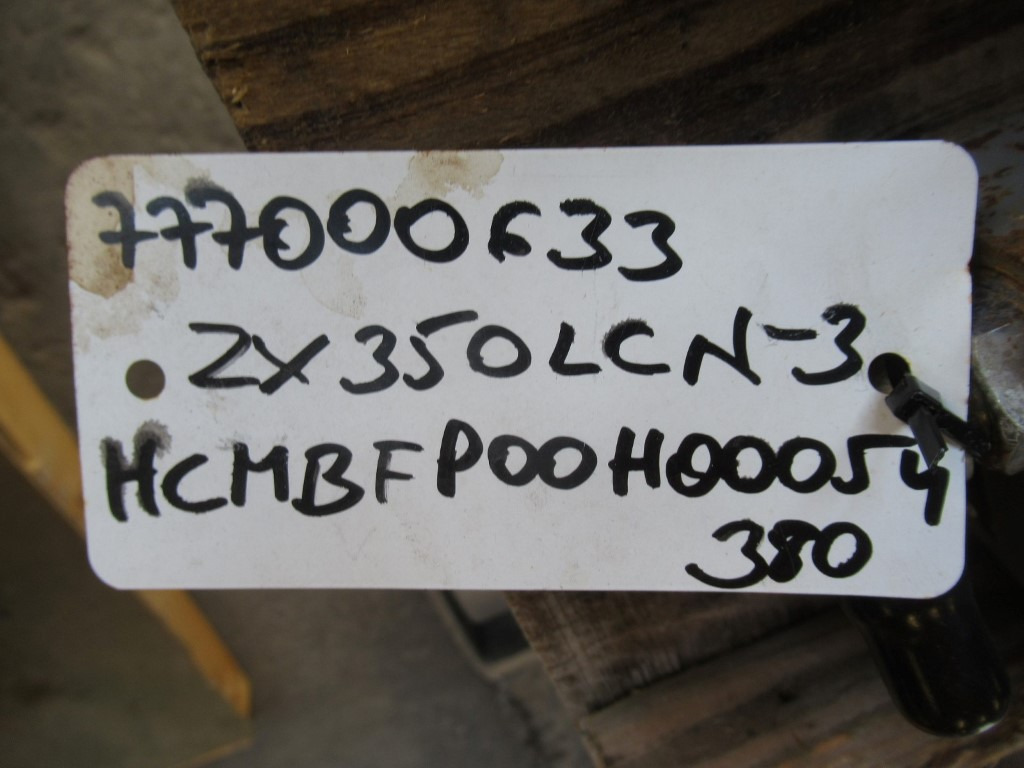 Hitachi ZX350LCN-3 - - Fuel pump for Construction machinery: picture 3 Hitachi ZX350LCN-3 - - Fuel pump for Construction machinery: picture 3