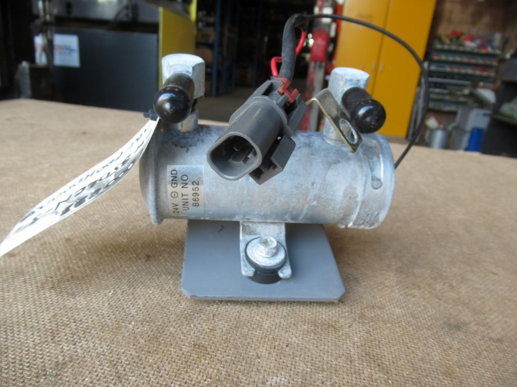 Hitachi ZX350LCN-3 - - Fuel pump for Construction machinery: picture 2 Hitachi ZX350LCN-3 - - Fuel pump for Construction machinery: picture 2