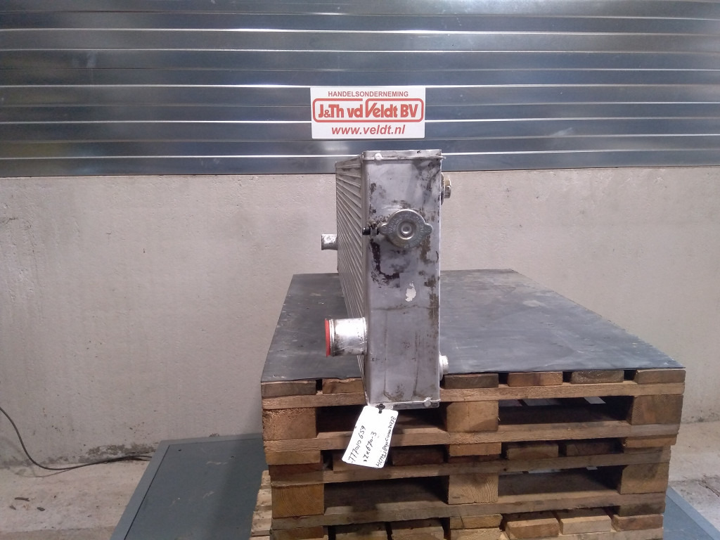 Hitachi ZX670LCH-3 - 4654973 - Radiator for Construction machinery: picture 2 Hitachi ZX670LCH-3 - 4654973 - Radiator for Construction machinery: picture 2