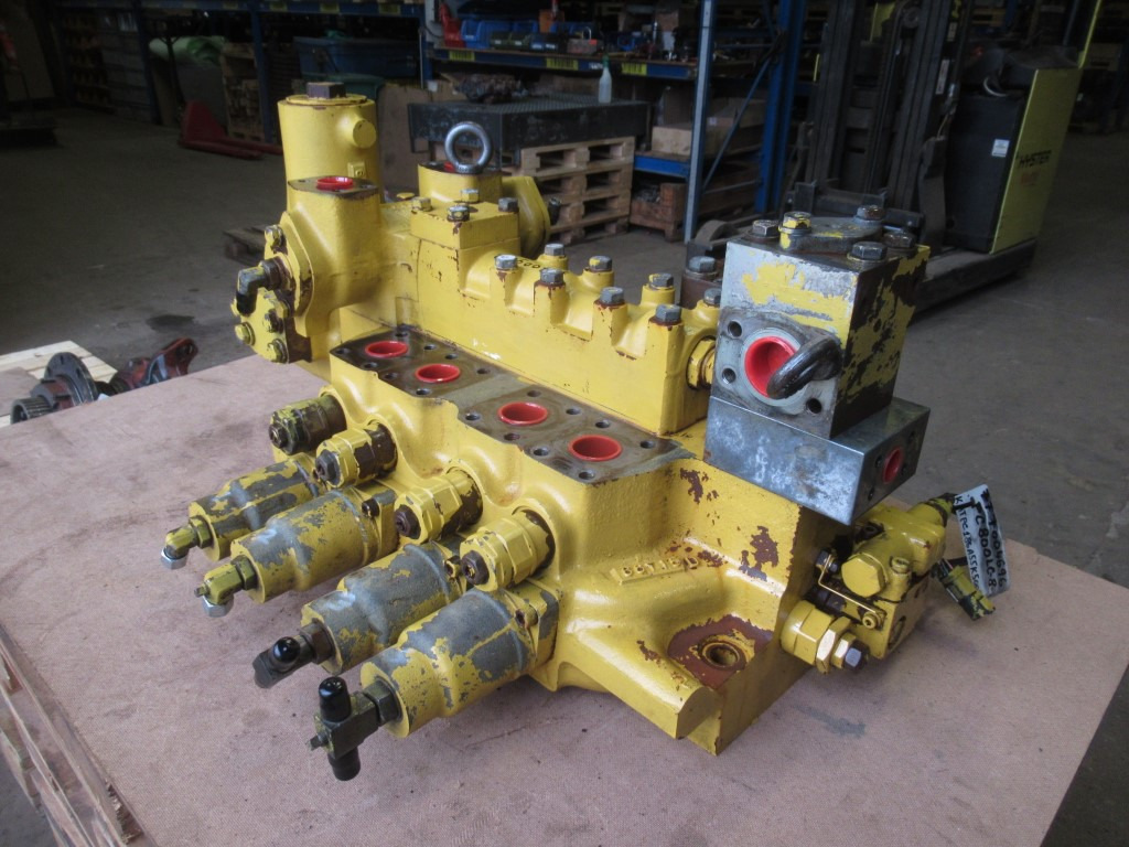 Komatsu 709-14-94200 - Hydraulic valve for Construction machinery: picture 3 Komatsu 709-14-94200 - Hydraulic valve for Construction machinery: picture 3