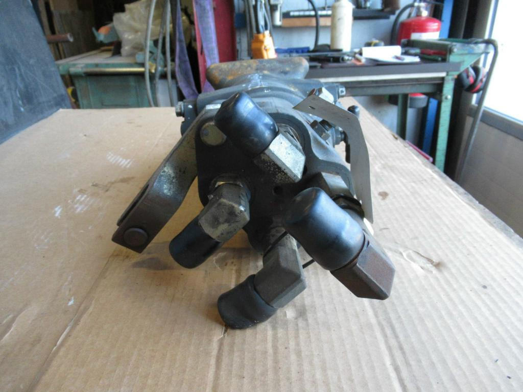 Komatsu PC210LC-8 - - Hydraulics for Construction machinery: picture 4 Komatsu PC210LC-8 - - Hydraulics for Construction machinery: picture 4