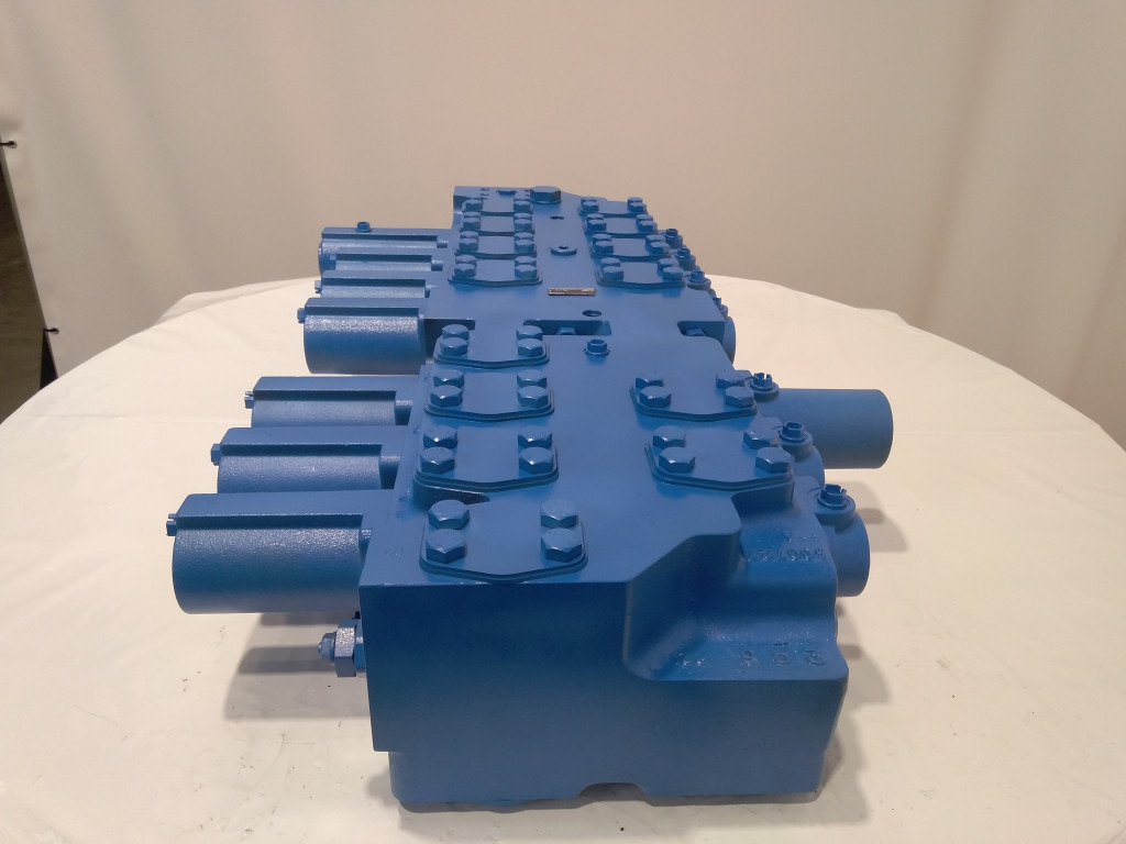 Liebherr 5009933 - M8-1228-03/7M8-32 - Hydraulic valve for Construction machinery: picture 2 Liebherr 5009933 - M8-1228-03/7M8-32 - Hydraulic valve for Construction machinery: picture 2