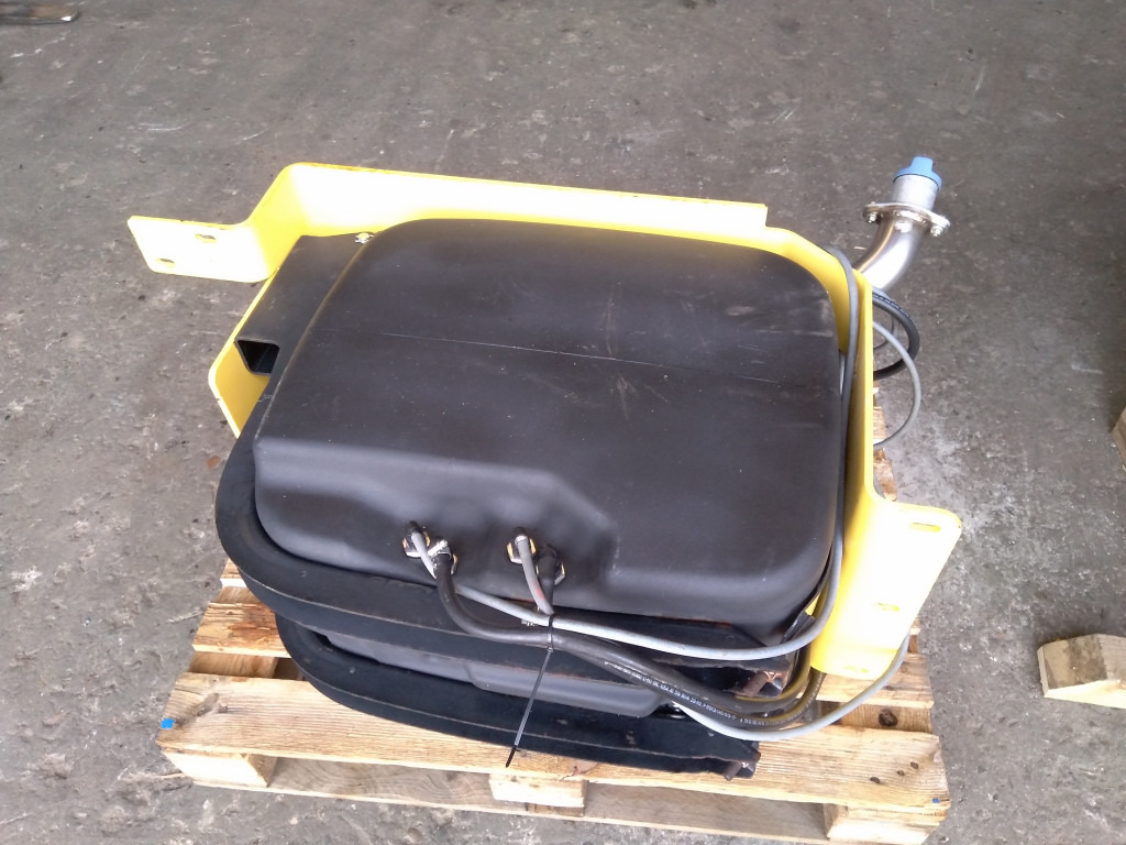 Mercedes Benz A9304701415/005 - - Fuel tank for Construction machinery: picture 1 Mercedes Benz A9304701415/005 - - Fuel tank for Construction machinery: picture 1