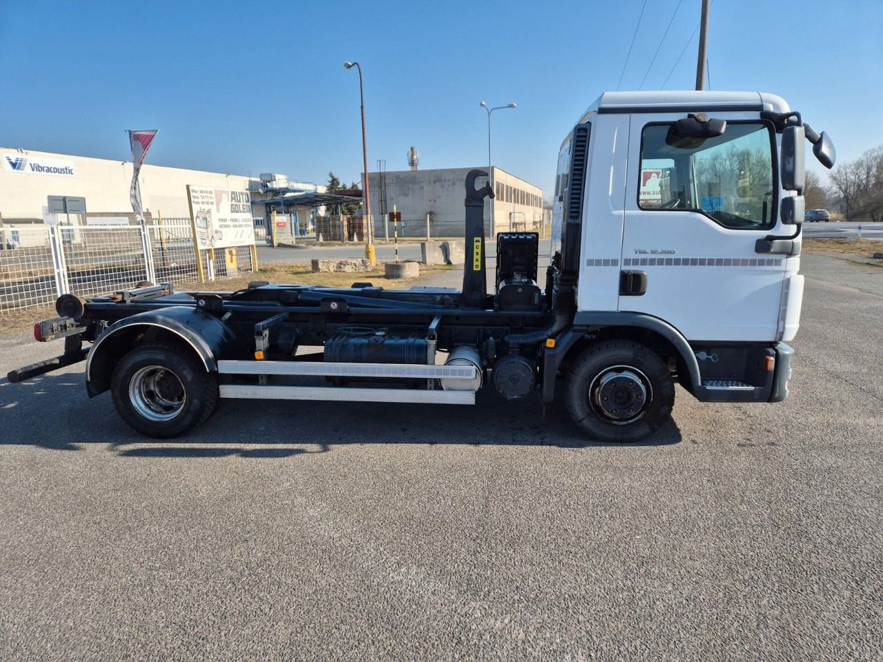 MAN TGL 12.180 4X2 BL - Hook lift truck, Crane truck: picture 3 MAN TGL 12.180 4X2 BL - Hook lift truck, Crane truck: picture 3