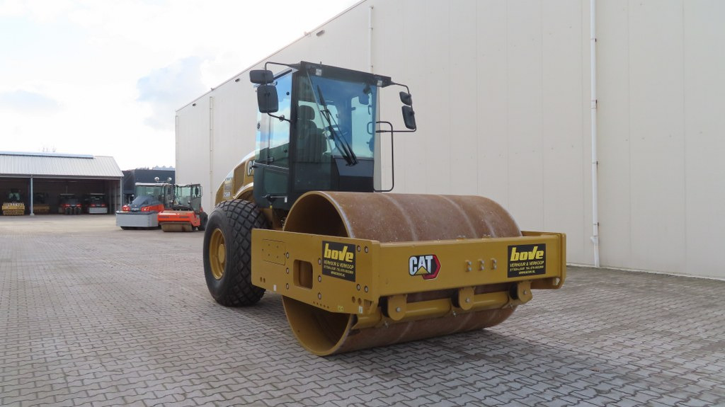 Compactor Caterpillar CS66B: picture 8
