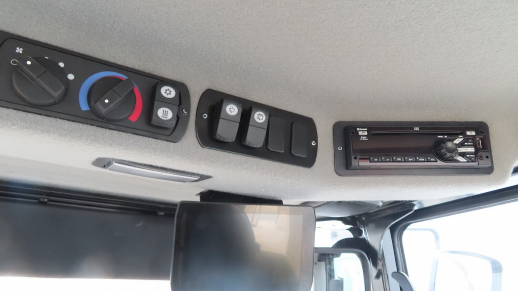 Compactor Caterpillar CS66B: picture 18