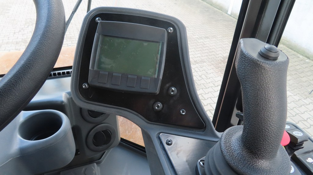 Compactor Caterpillar CS66B: picture 17