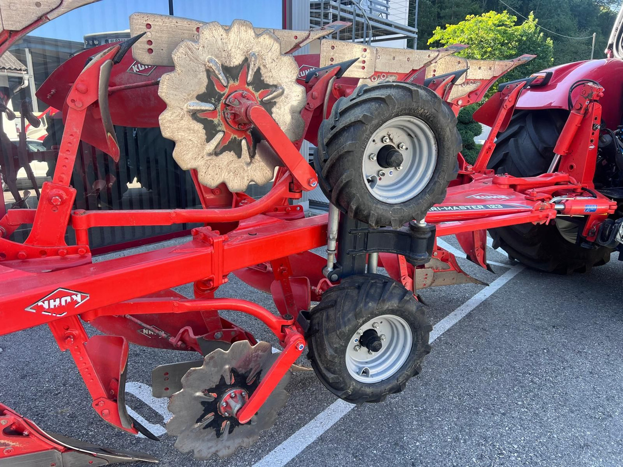 Kuhn Varimaster 123 - Plow: picture 5 Kuhn Varimaster 123 - Plow: picture 5