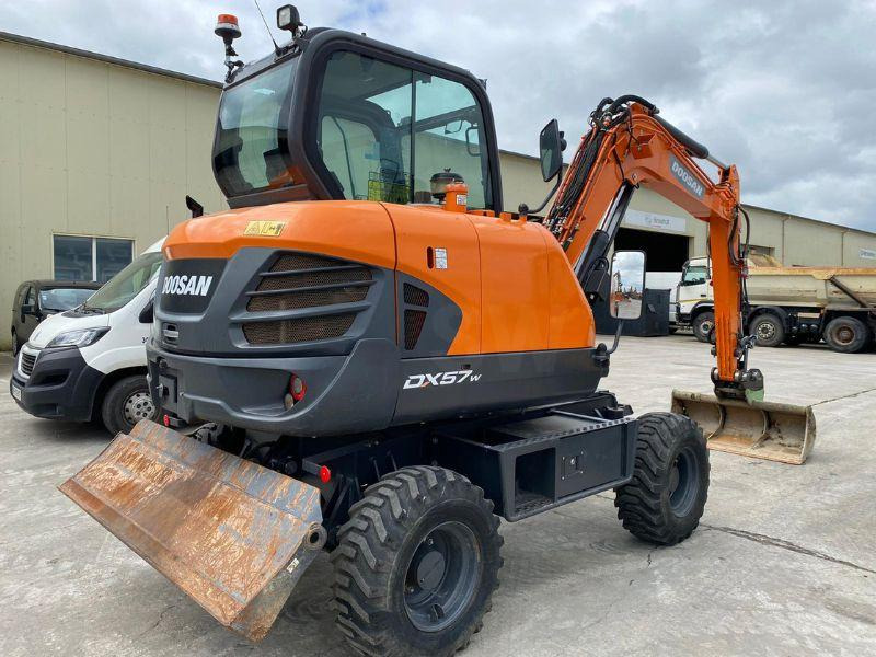 Doosan DX57W - Wheel excavator: picture 3 Doosan DX57W - Wheel excavator: picture 3