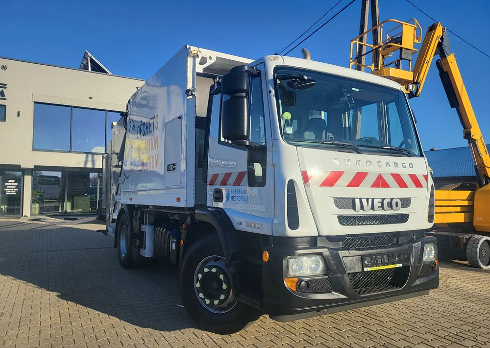 Iveco ML190EL - Garbage truck: picture 2 Iveco ML190EL - Garbage truck: picture 2
