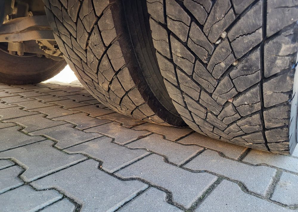 Garbage truck Scania P280: picture 21