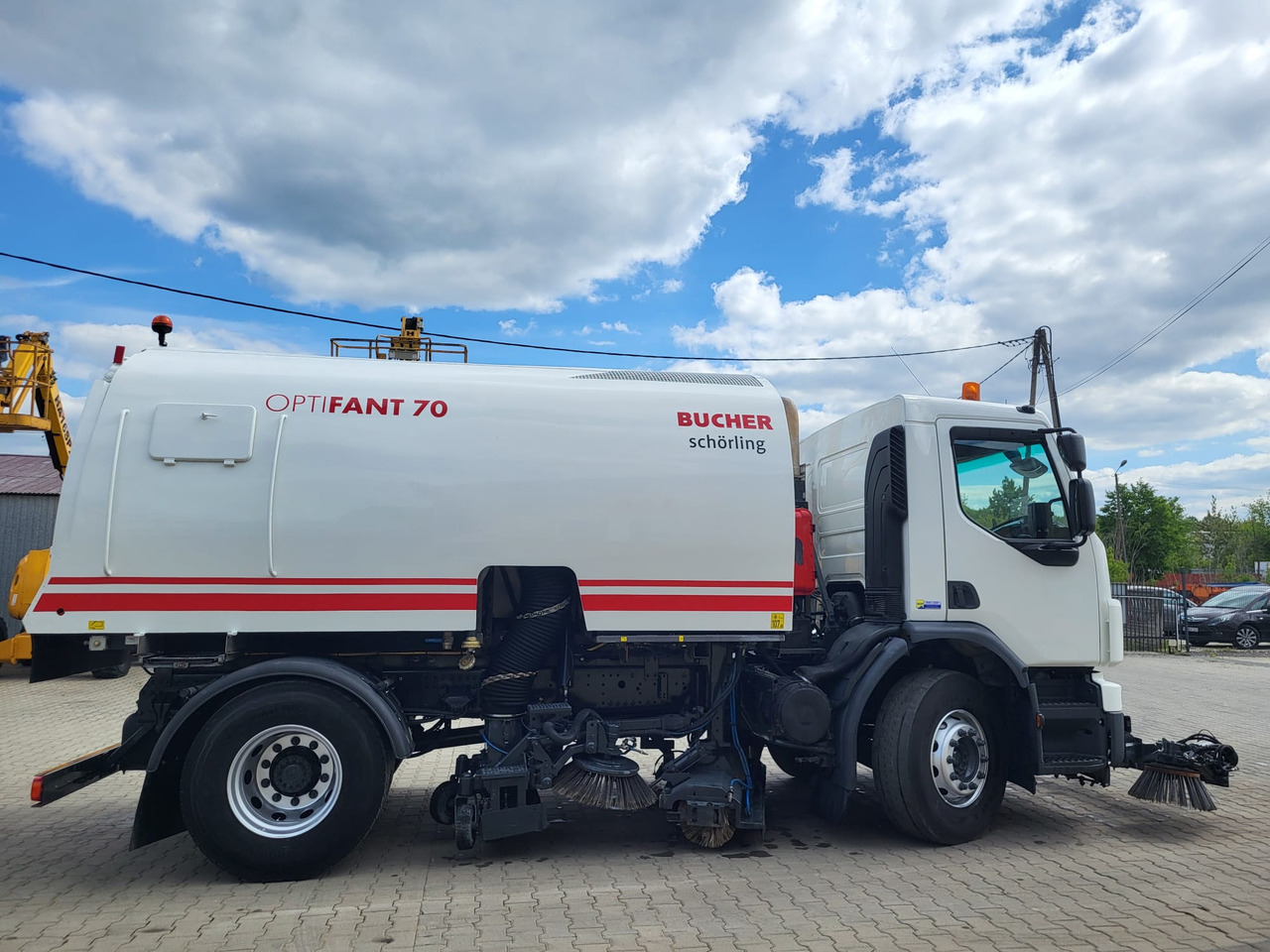 Volvo FE 320 two engines - Road sweeper: picture 5 Volvo FE 320 two engines - Road sweeper: picture 5