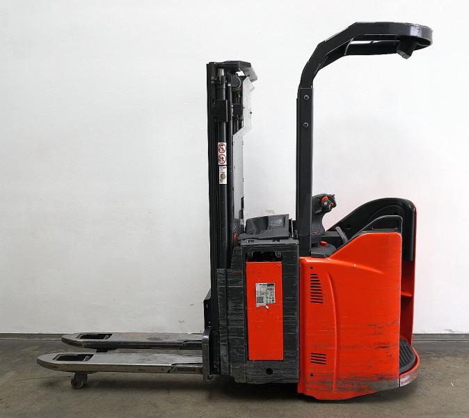 Linde D 12 SP 133 - Stacker: picture 3 Linde D 12 SP 133 - Stacker: picture 3